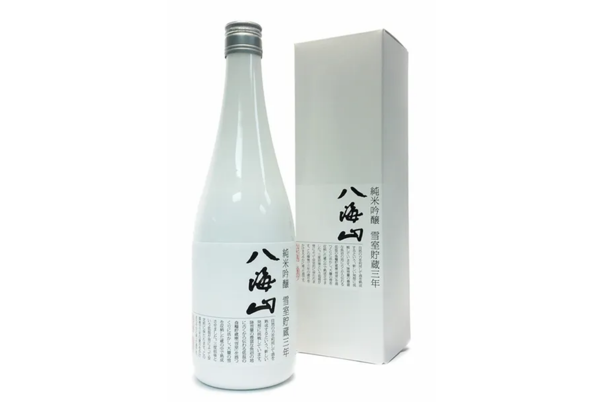 Hakkaisan Junmai Daiginjo Snow Aged 3 (Yuki-Muro Chozo 3yrs) 720ml 17%